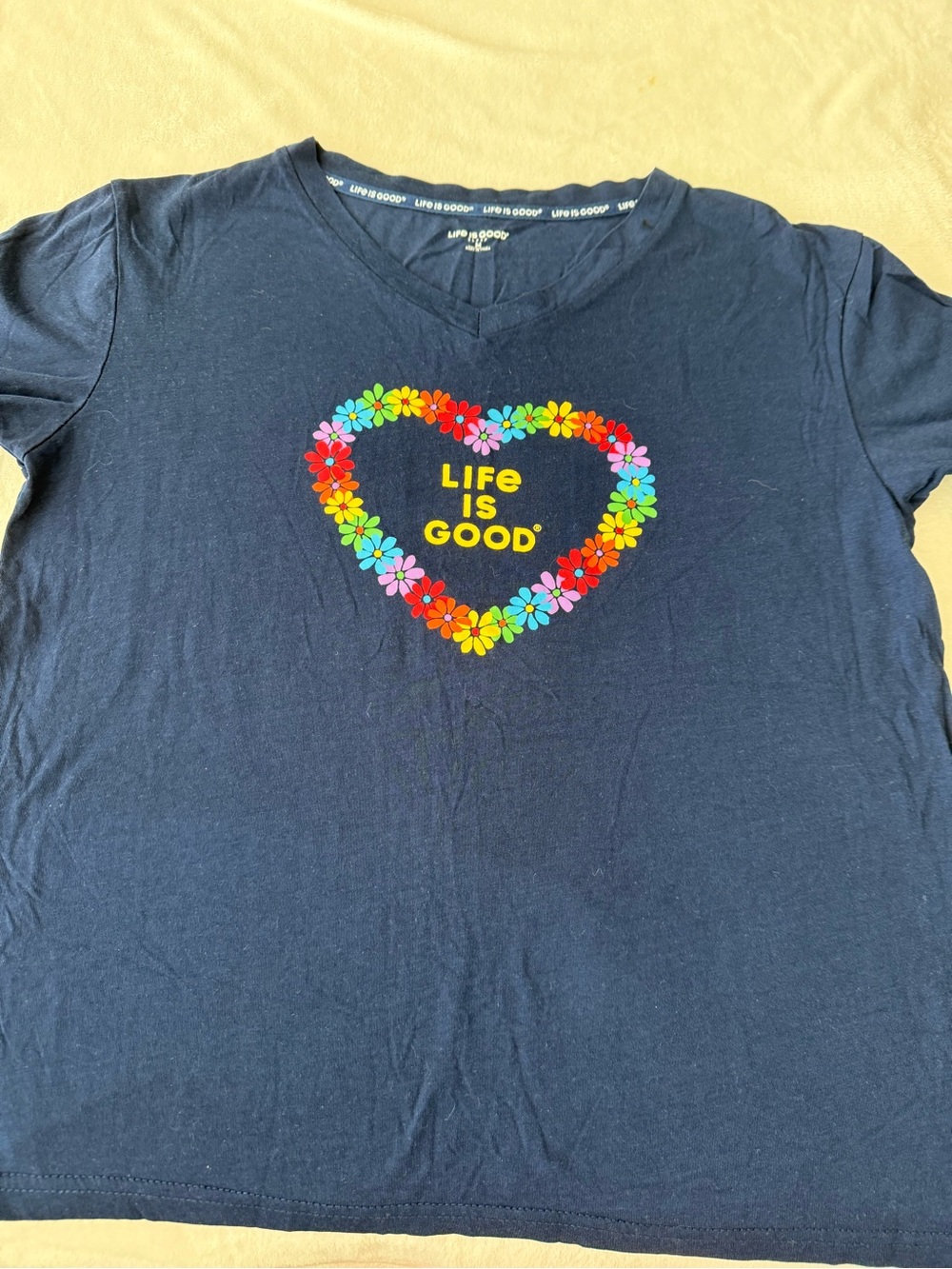 Life is Good Floral Heart Shirt Size Medium Navy Blue D82